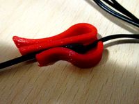 Pinça per aguantar els auriculars - Clip to hold the headset by OscarBadia