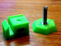 Leveling feet for Replicator clones by Cornflake