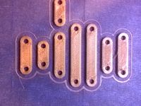 Rounded plate with two holes (parametric); Adjustable offset for print cooling systems by dacb