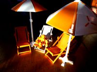 Articulated lounger with flexible fabric - single file print by kefeili