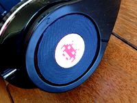 Customizable battery cover and logo for Beats headphones by ChristopheVanDeputte