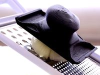 Grater Finger-Protector by Duplicate3D