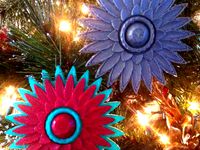 Christmas Flower Jewel by loubie