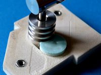 Lock for groove mounting extruders - Improves printing quality by paolo68