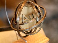 Gold Atom by greengiant83