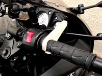Motorcycle throttle lock by toofuu