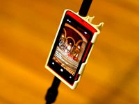 Lumia 920 (cased) tripod attacher by RodLaird