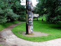 Totem Pole, by Tim Paul by tomburtonwood