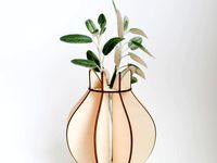 Tulip flatpack vase by Yana