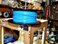 A simple top-mounted Spool Holder by dwzimmerli
