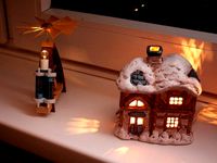 AAA minimalist batery holder clip (for cable-less winter house deco) by Schorhr