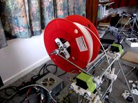 Spool clamp for Vik's 500m PLA spools by PeterEllens