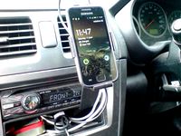 Car mount for Galaxy S by Lenbok