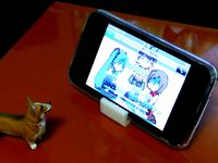 Mini stand for iPhone & iPod Touch by MakiYoshida