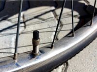 Dunlop valve cap by aperculum